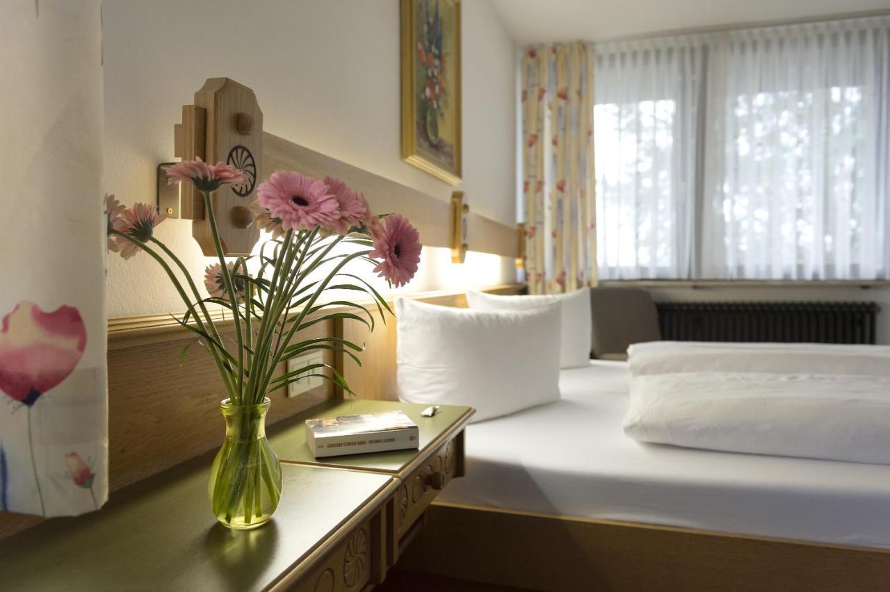 Hotel Dreisonnenberg Нойшёнау Номер фото