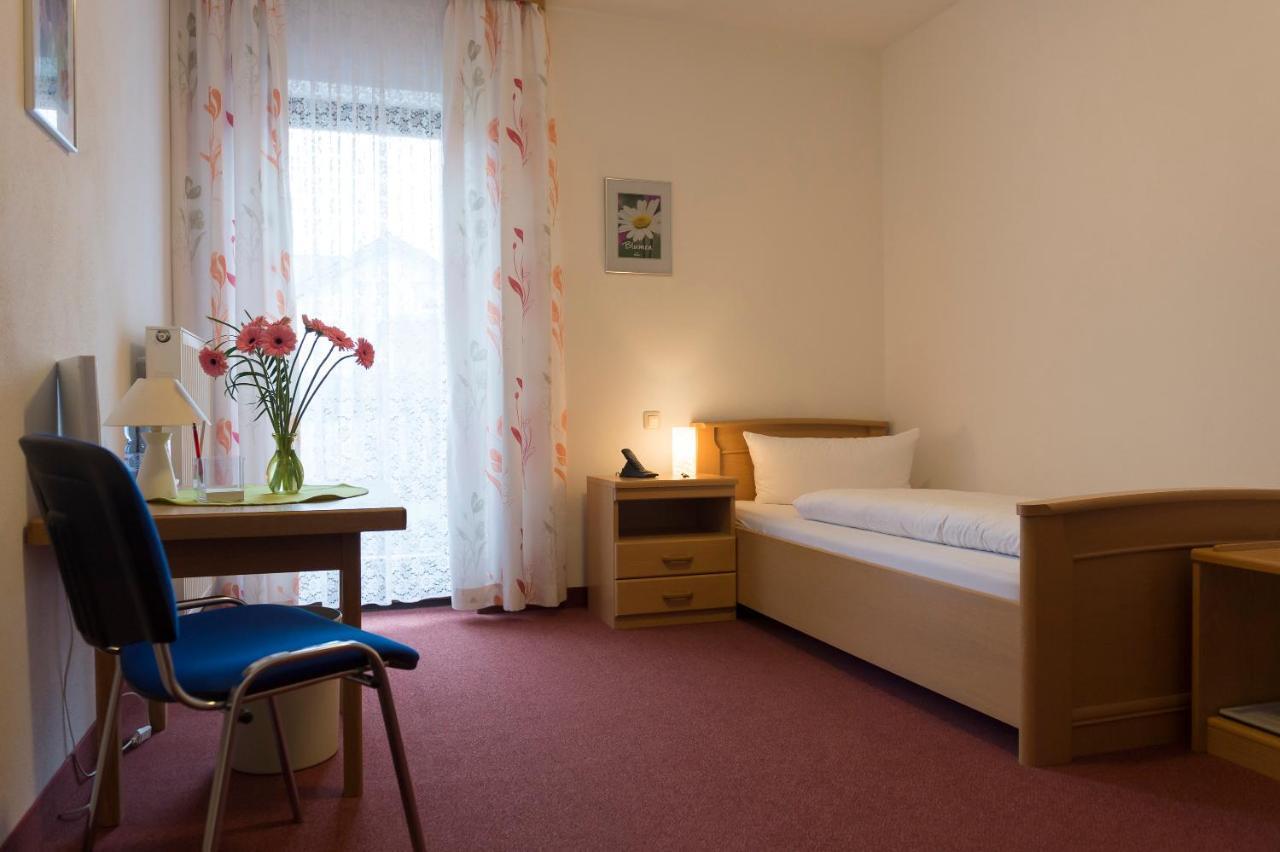 Hotel Dreisonnenberg Нойшёнау Экстерьер фото